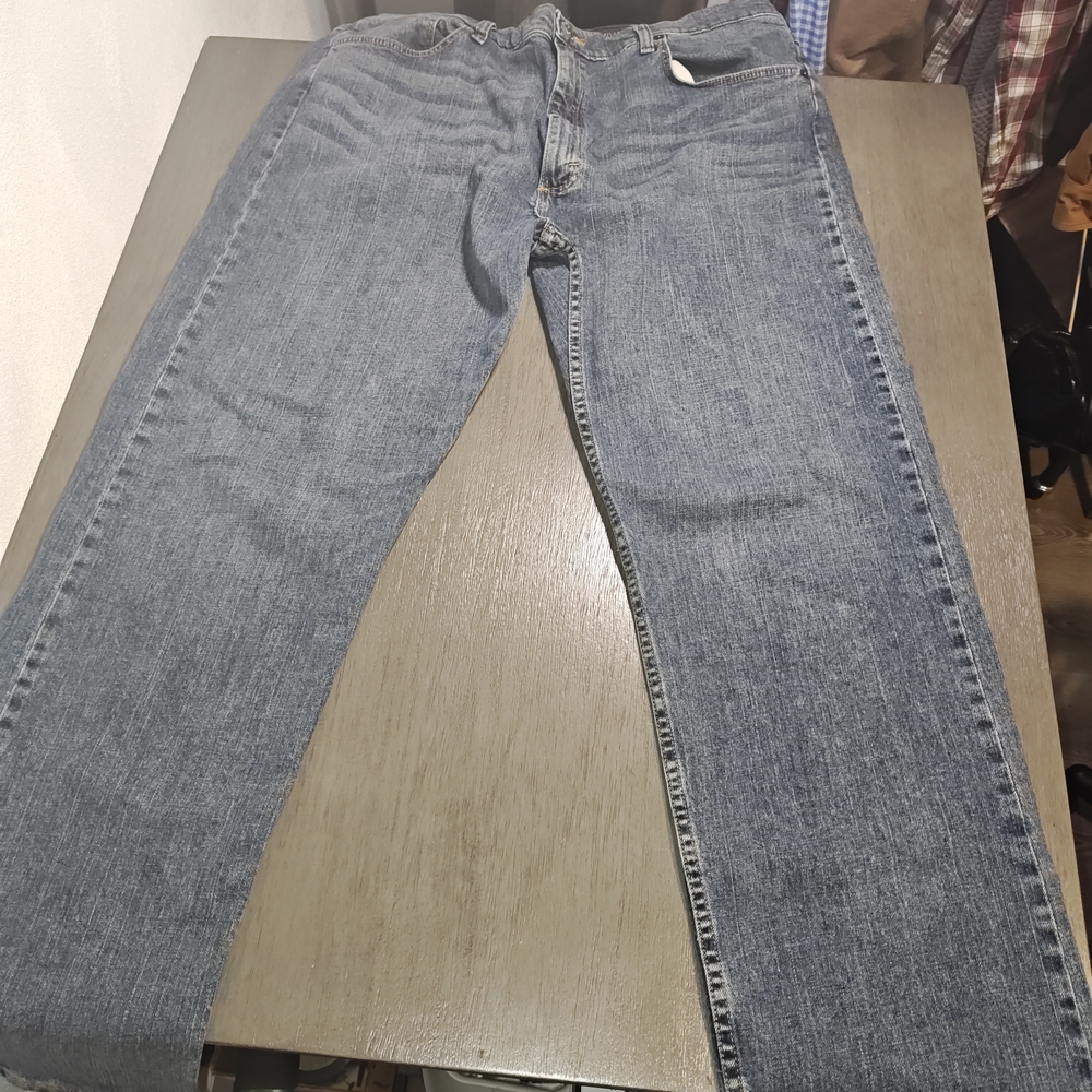 Wrangler Men's Advanced Comfort Medium Wash,Straight Leg,Size 38x32‎
